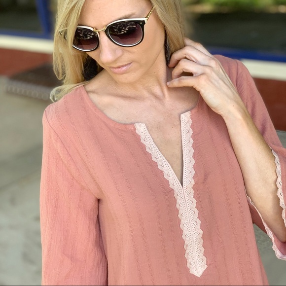 ✨LAST ONE✨Keeping You Happy Blush Tunic - Picture 4 of 4